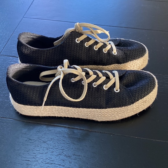 Restricted Lace Up Shoes. Platform Black Fabric with Tan Weave. Size 10 - Picture 2 of 9